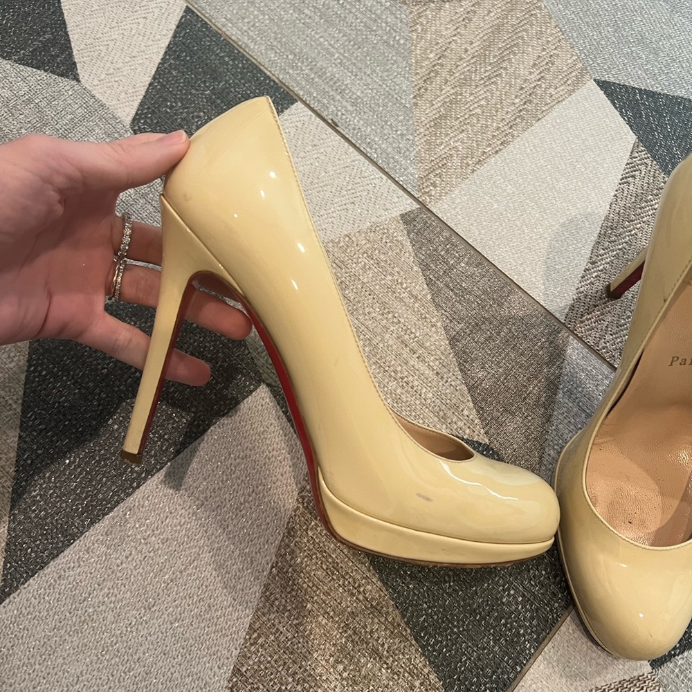 Ivory Christian Louboutin New Simple Pumps 37.5